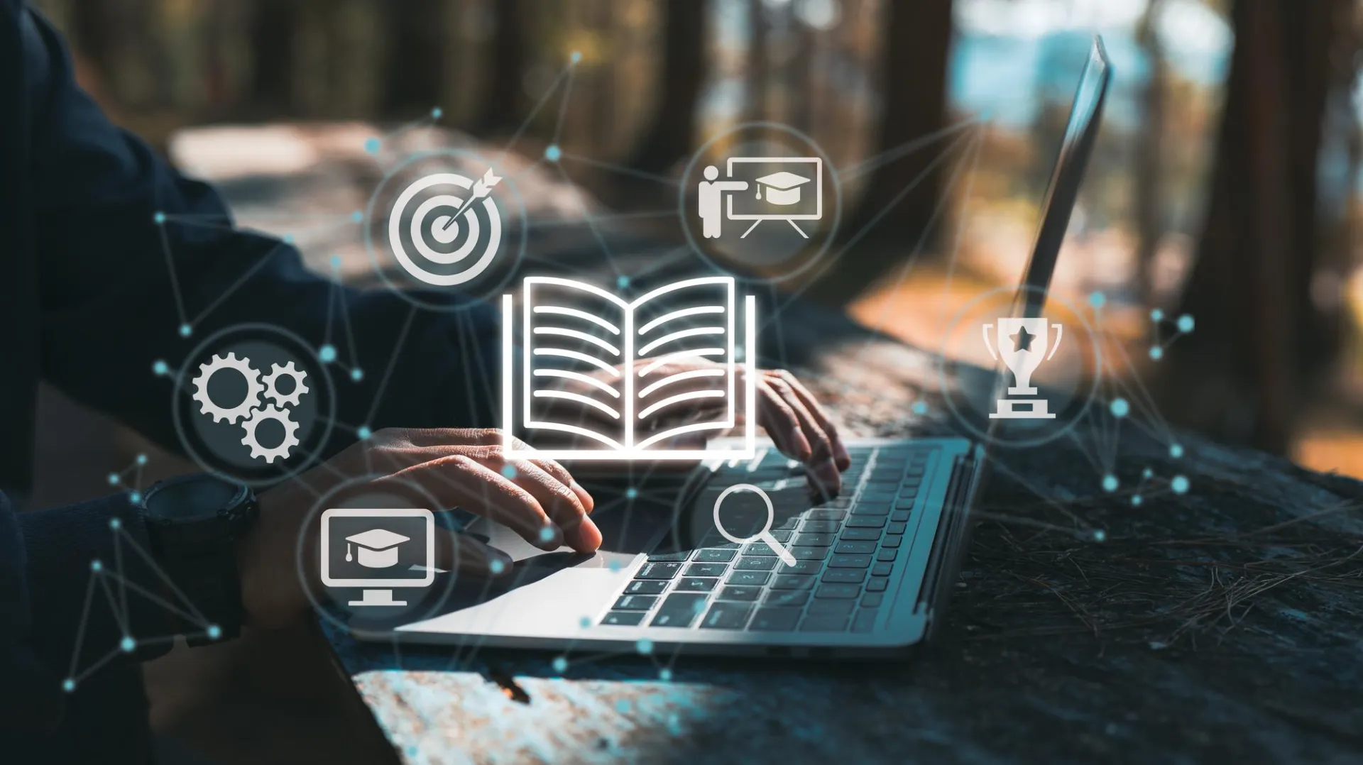 What to check while identifying an evaluator for a evaluation report